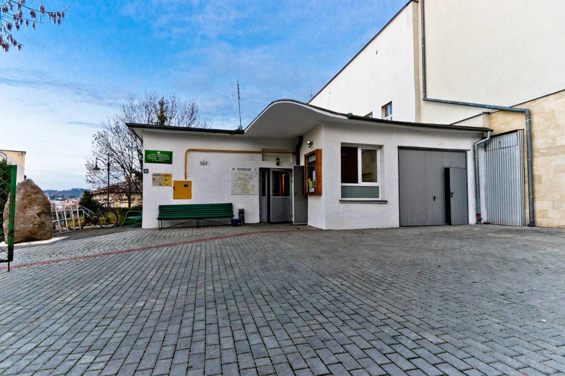 Noclegi Podzamcze Pttk Przemysl Exterior photo